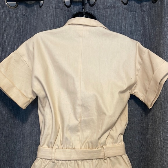 Line and dot tan romper - Picture 5 of 8